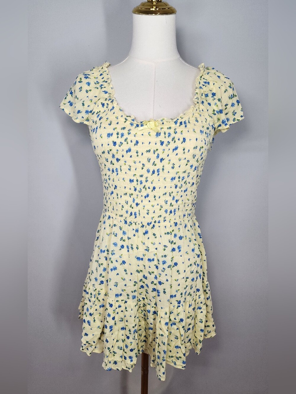 Romper Flutter-Sleeve Smocked Bodice Ruffled Hem Yellow Floral M